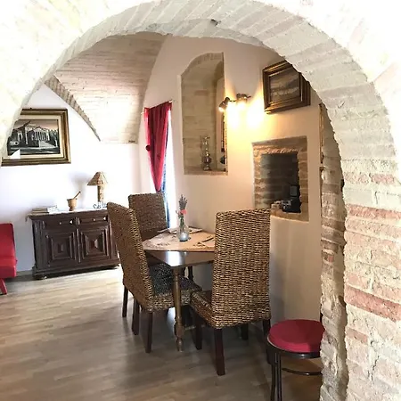 Vacanze Dante's House Piano Terra 斯佩洛